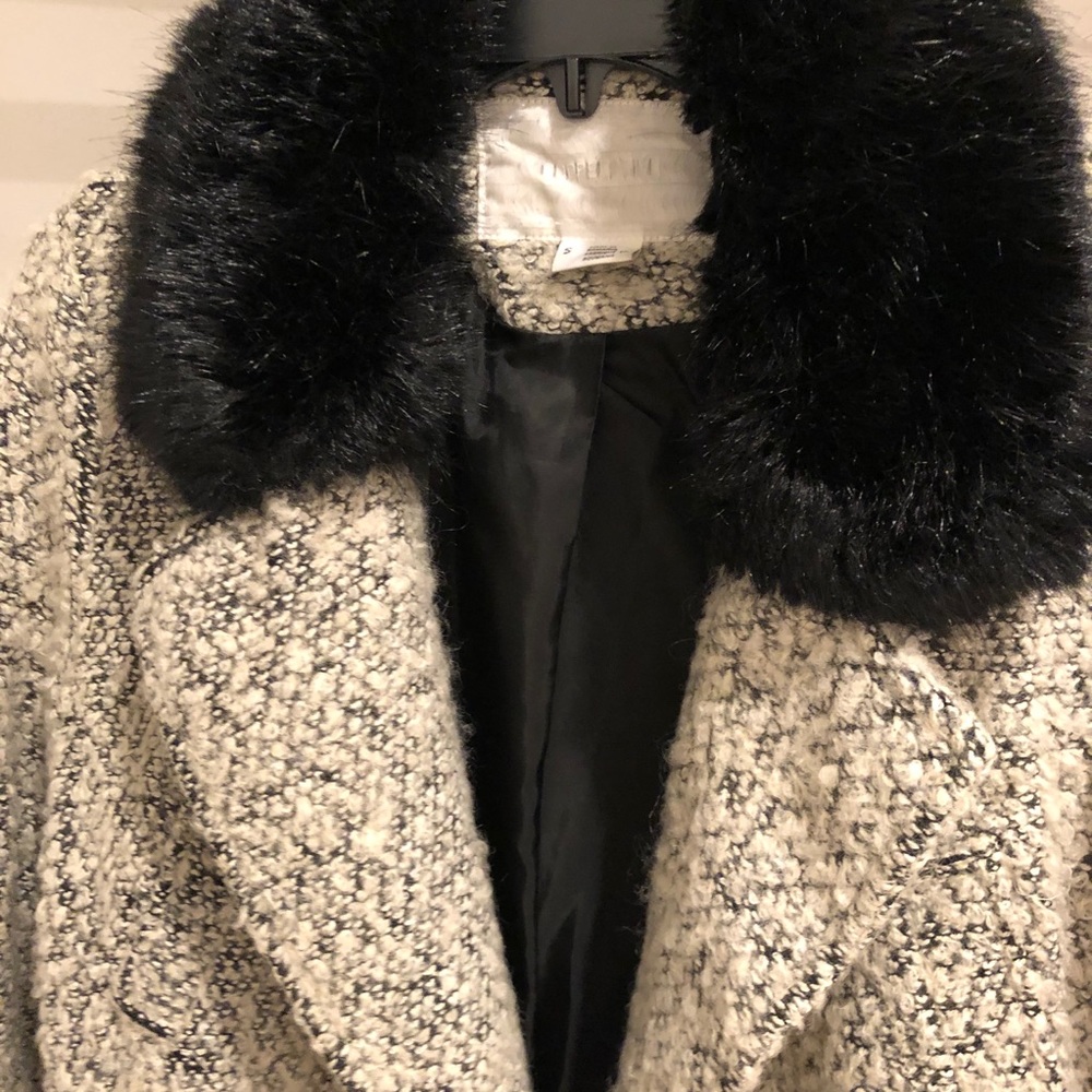 Trending coat - Picture 2 of 5